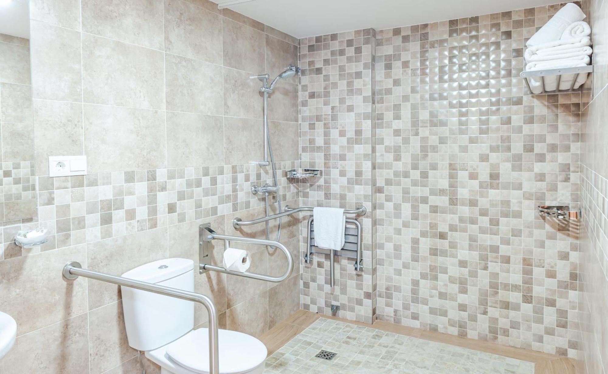Pueblo Evita Premium Suites Benalmádena Exterior foto