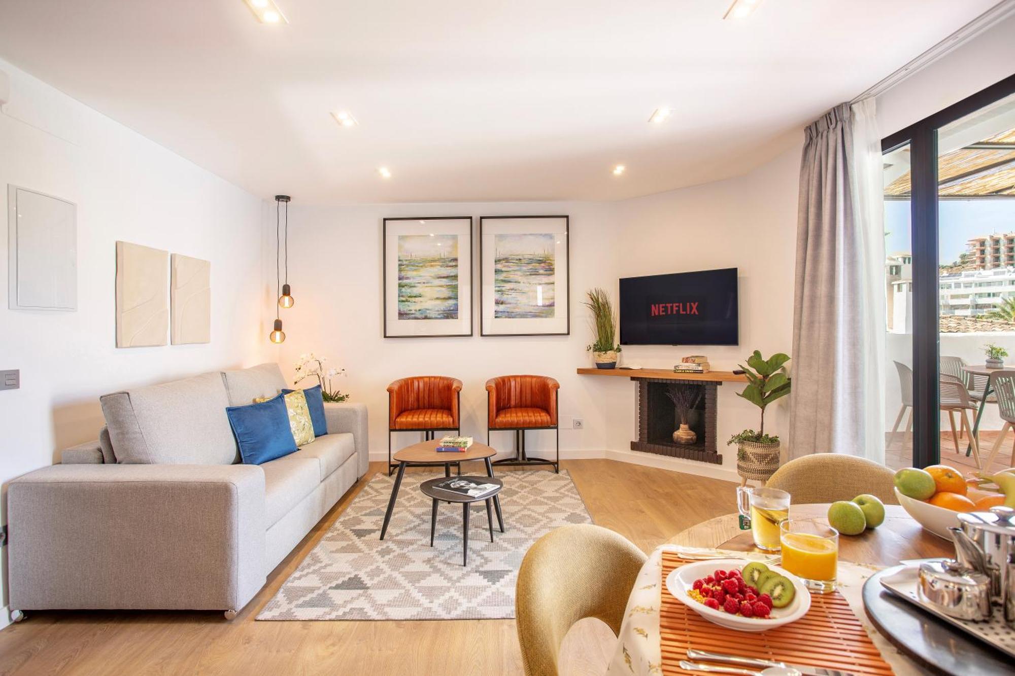 Pueblo Evita Premium Suites Benalmádena Exterior foto